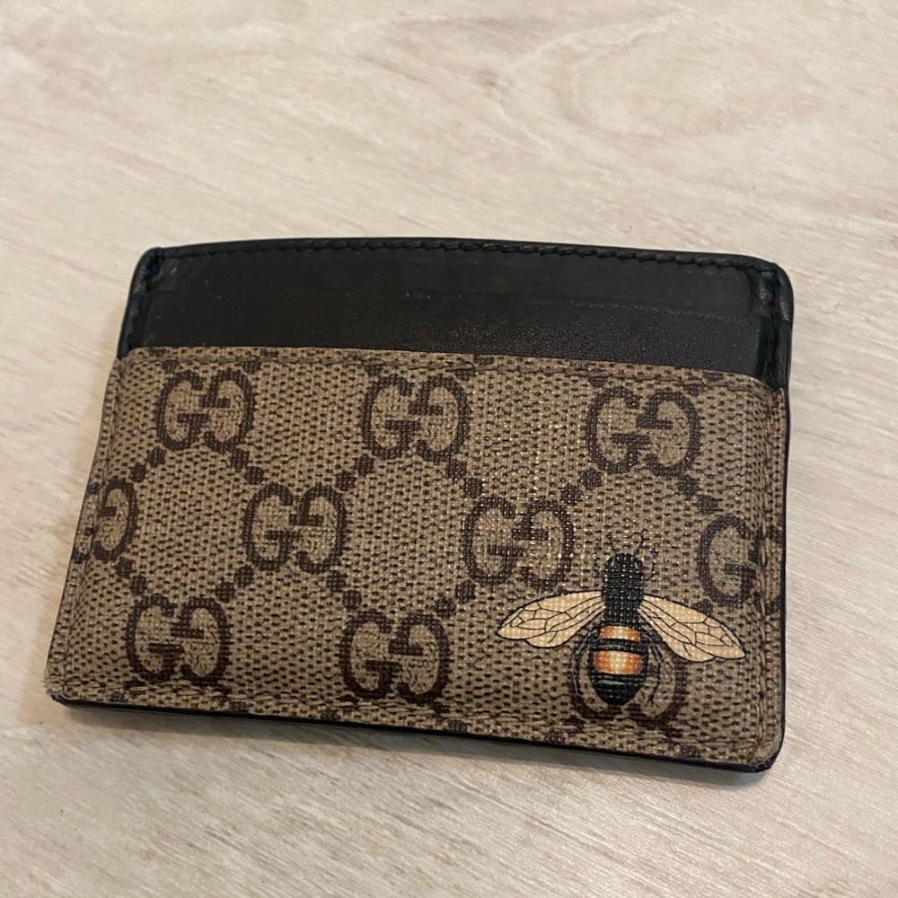 Authentic Gucci cardholder